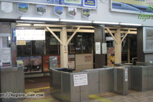 津山駅の改札