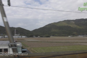 東海道新幹線から観音寺城を望む