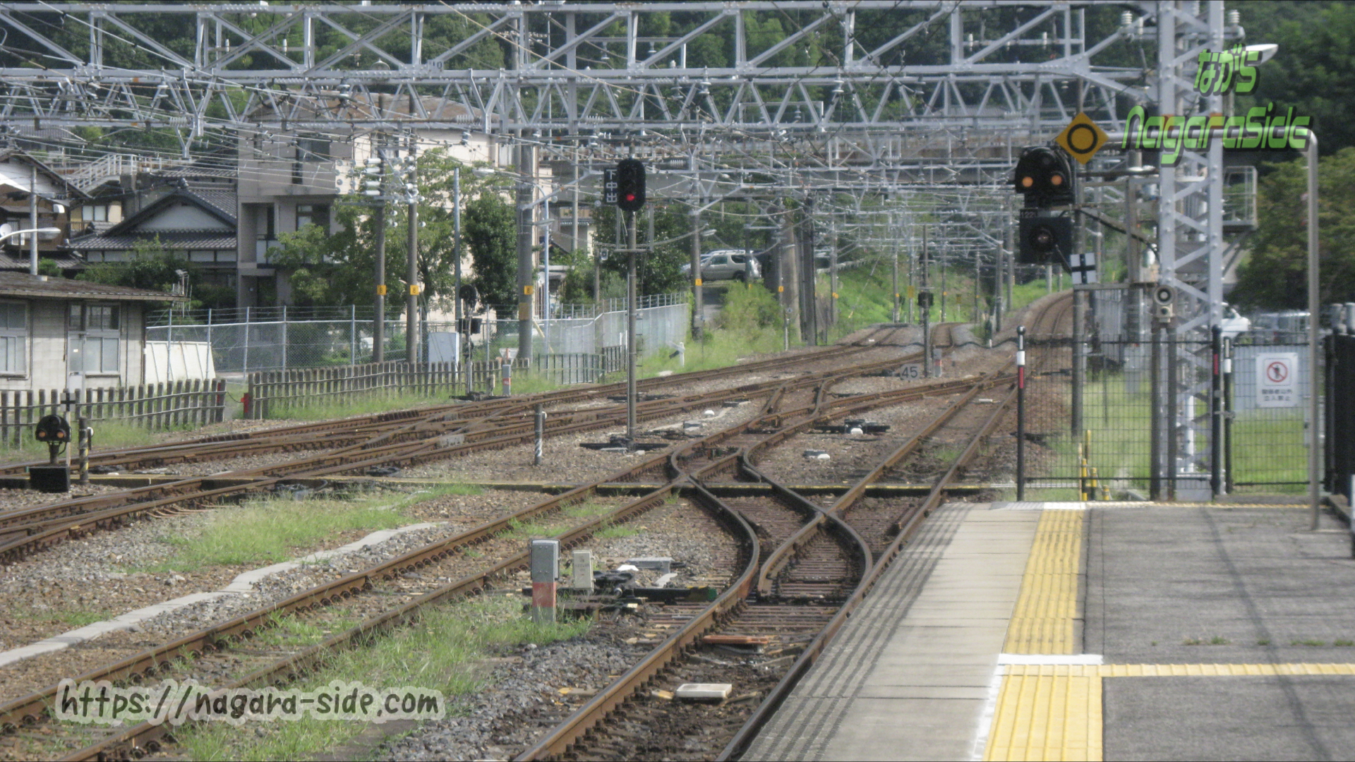 中津川駅から木曽方面を望む