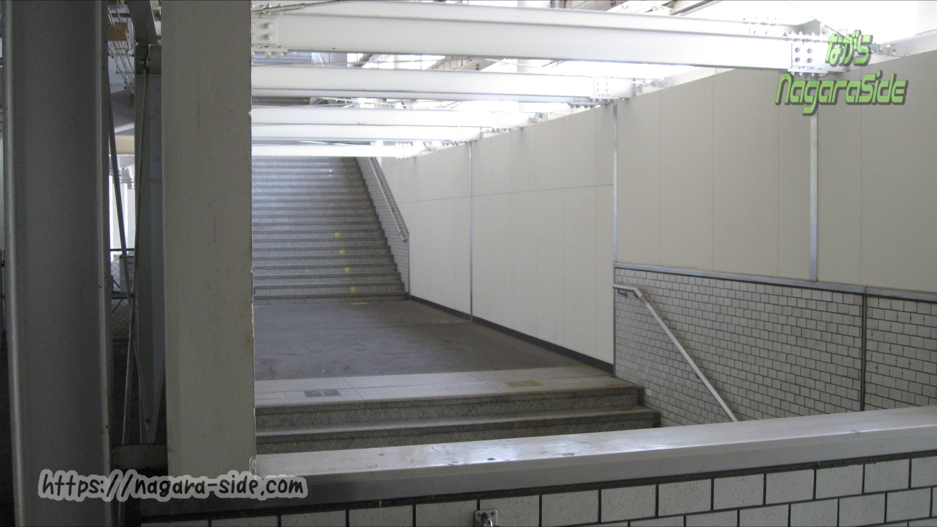 福山駅の階段