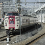 岡山駅の引き上げ線で待機する「やくも」