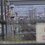 婦中鵜坂駅から見る速星駅とキハ120形