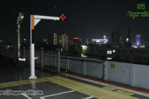 岡山駅新幹線上りホーム博多側にある停止位置目標
