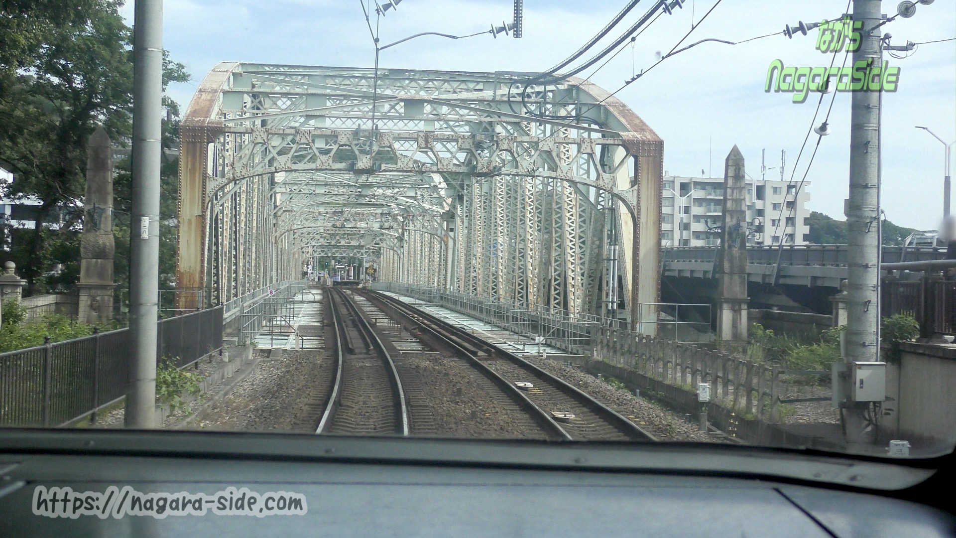 列車内から見る犬山橋