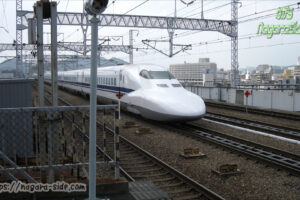姫路駅を通過する700系新幹線のぞみ運用