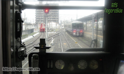 長浜駅で待機する512系