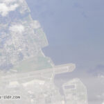 上空から見た米子空港と境線