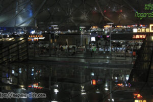 暗い上海南駅