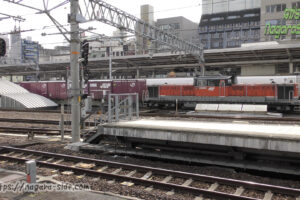貨物と新幹線が共演する名古屋駅