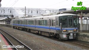 敦賀で折り返す北陸本線521系